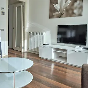 Apartment Via Augusta 153, Barcelona